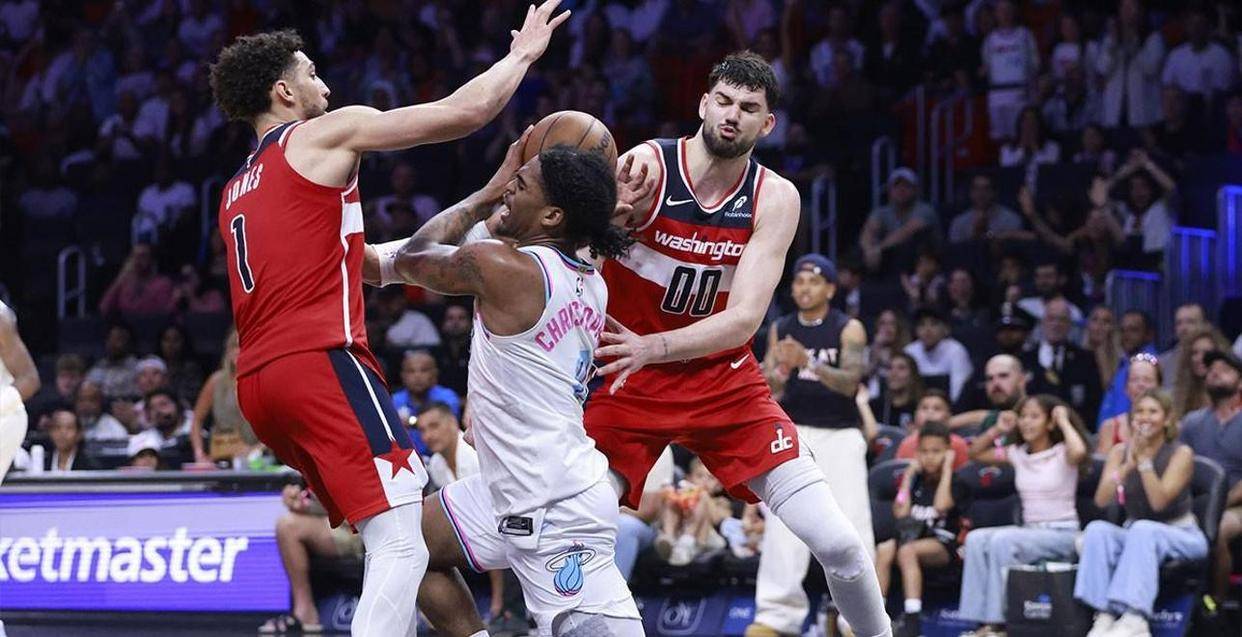 爱游戏官网-热火新秀表现惊艳,全场观众掌声不断,喜欢感觉过程精华.