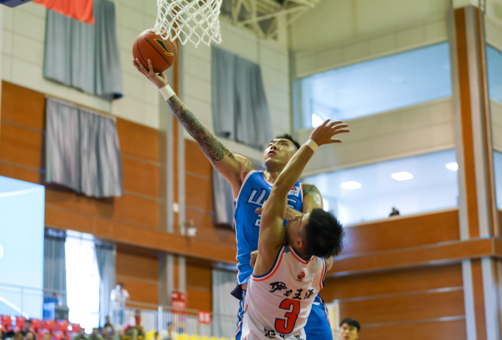 爱游戏官网-东契奇焦点对战,德罗巴与70激战巴塞罗那分钟,出色发挥胜负难料!